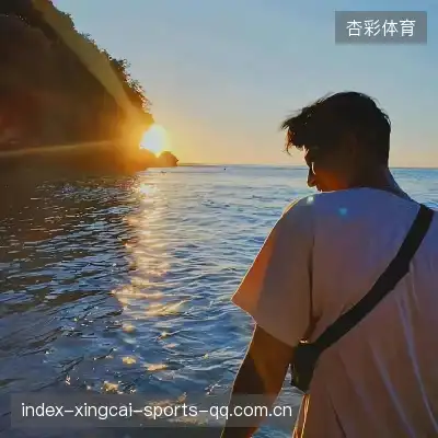 薄霜凤